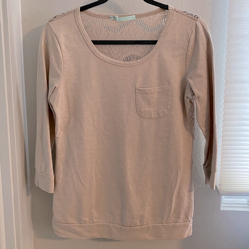 Stitched back 3/4 sleeve sweater